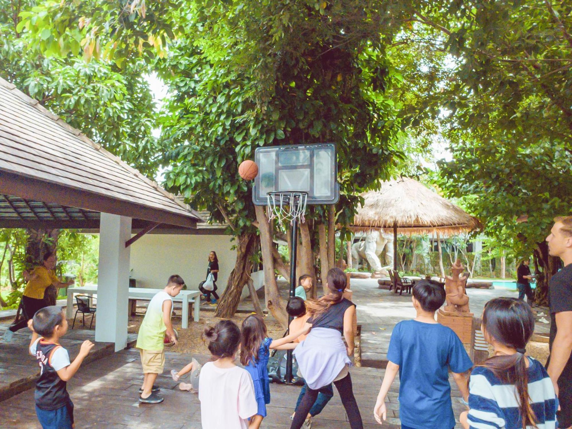 Beaver Club Homestay Чиангмай Екстериор снимка