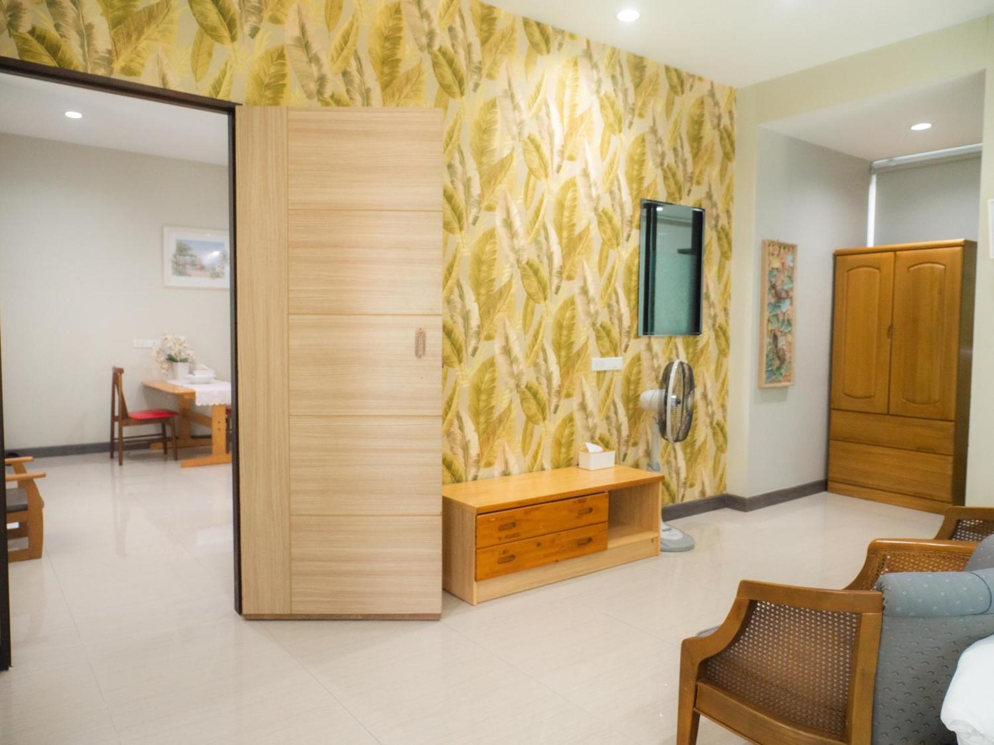 Beaver Club Homestay Чиангмай Екстериор снимка