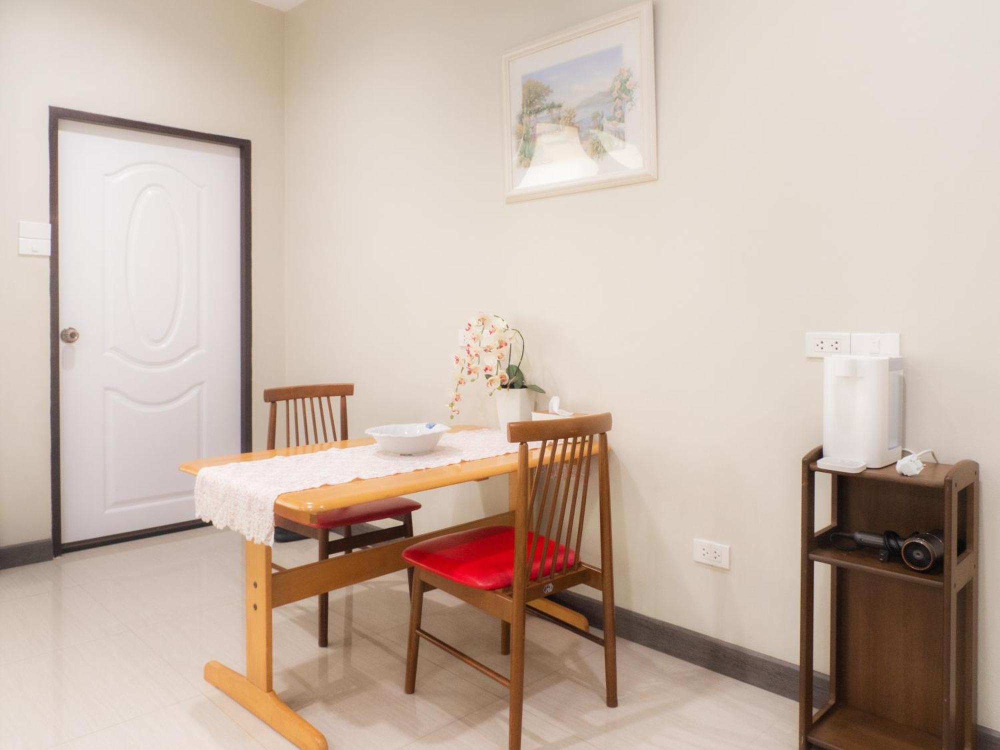 Beaver Club Homestay Чиангмай Екстериор снимка