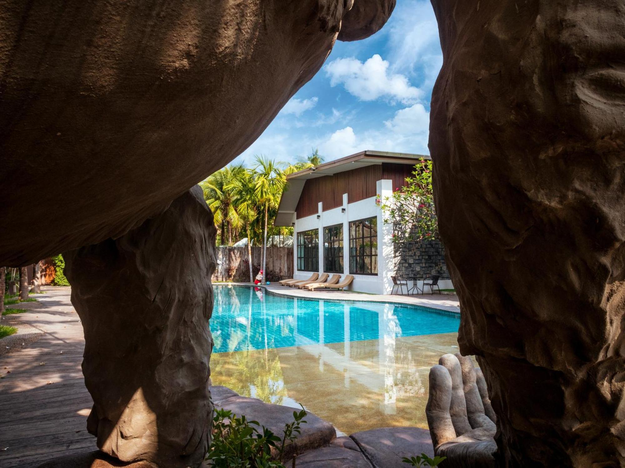 Beaver Club Homestay Чиангмай Екстериор снимка