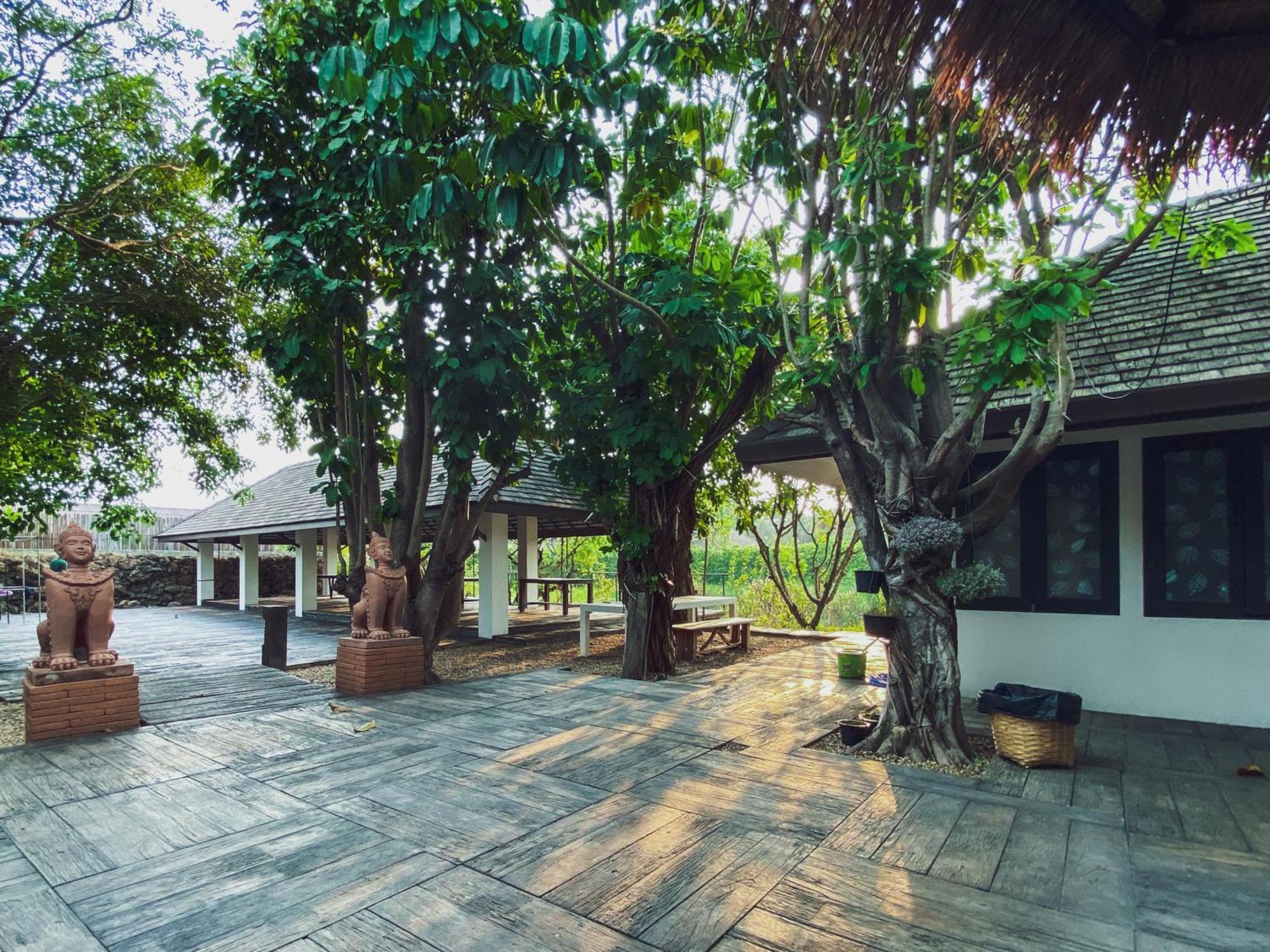 Beaver Club Homestay Чиангмай Екстериор снимка