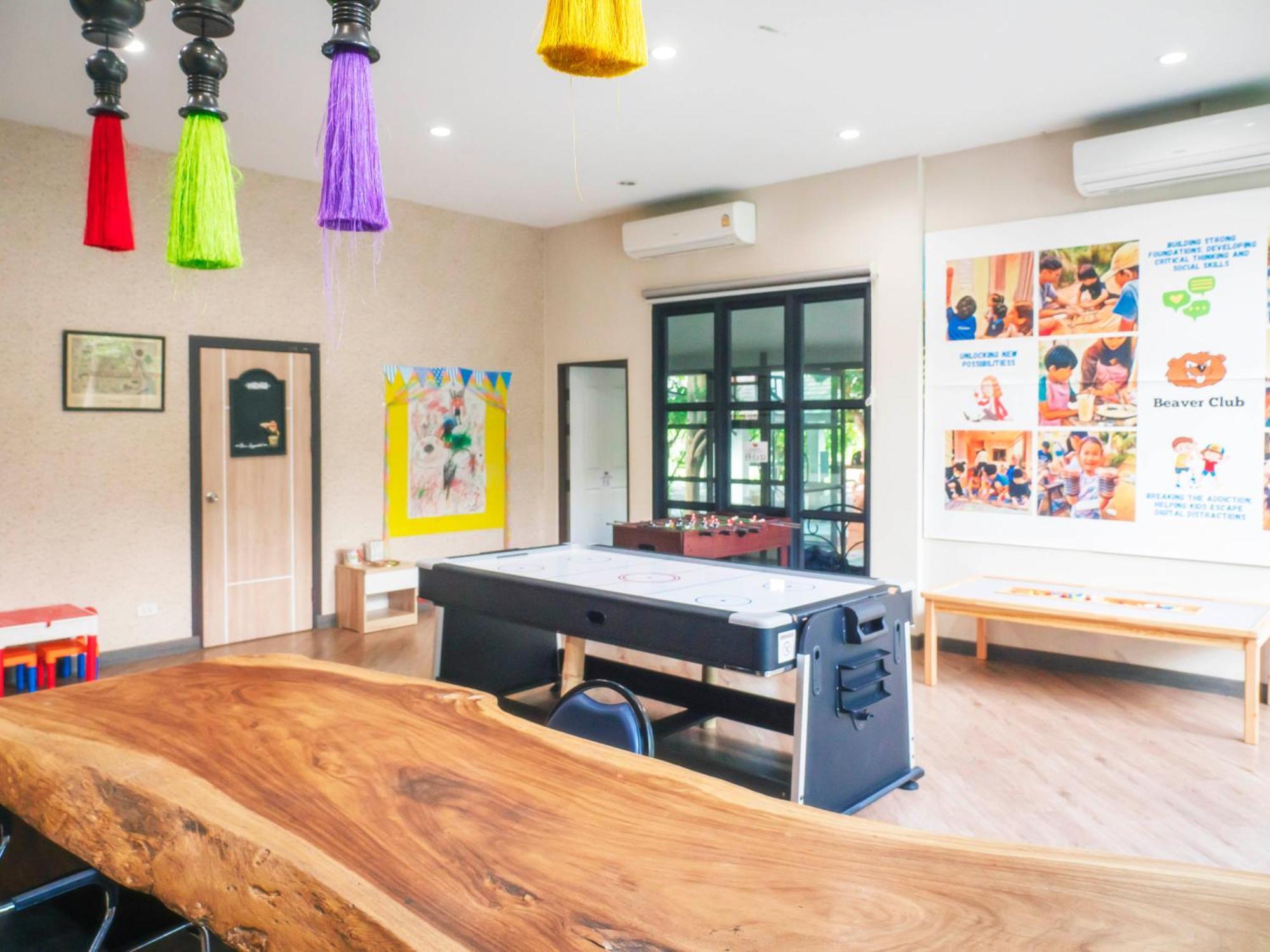 Beaver Club Homestay Чиангмай Екстериор снимка